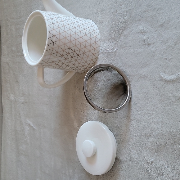 Kikki K Tea for Two Teapot Inspiration Gold - Picture 10 of 13